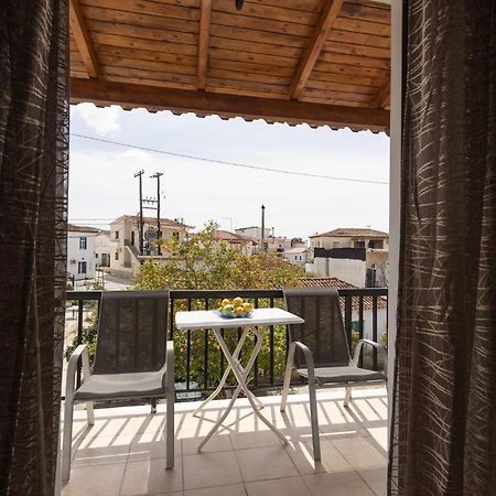 Tsimiklis Apartments Фінікунда Екстер'єр фото