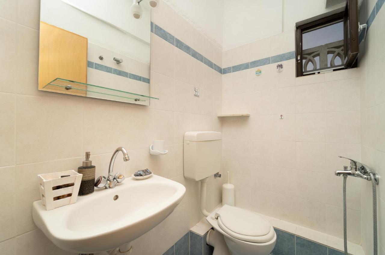 Tsimiklis Apartments Фінікунда Екстер'єр фото