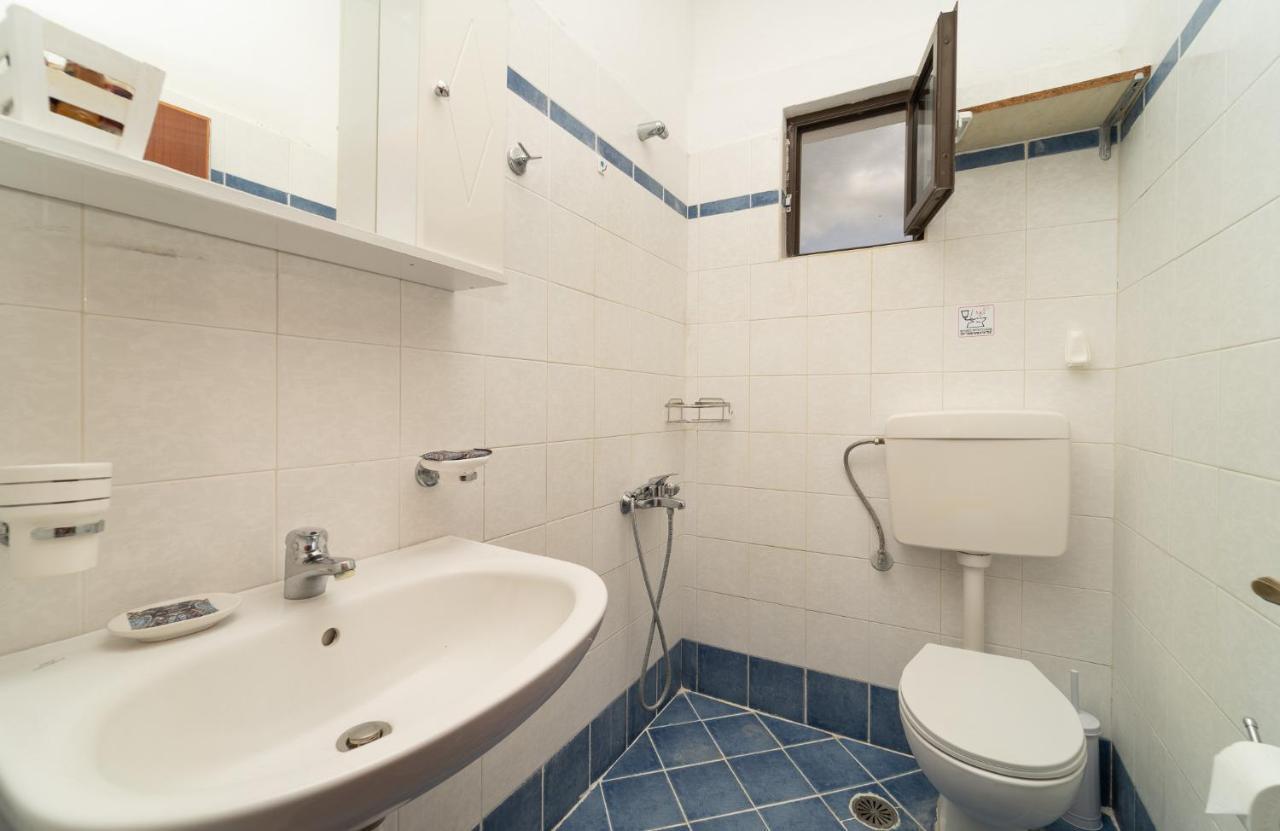 Tsimiklis Apartments Фінікунда Екстер'єр фото