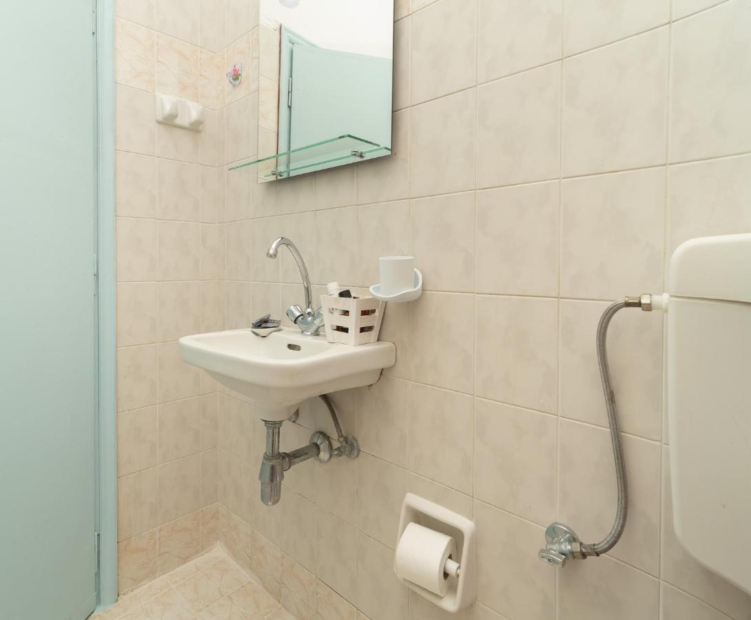 Tsimiklis Apartments Фінікунда Екстер'єр фото
