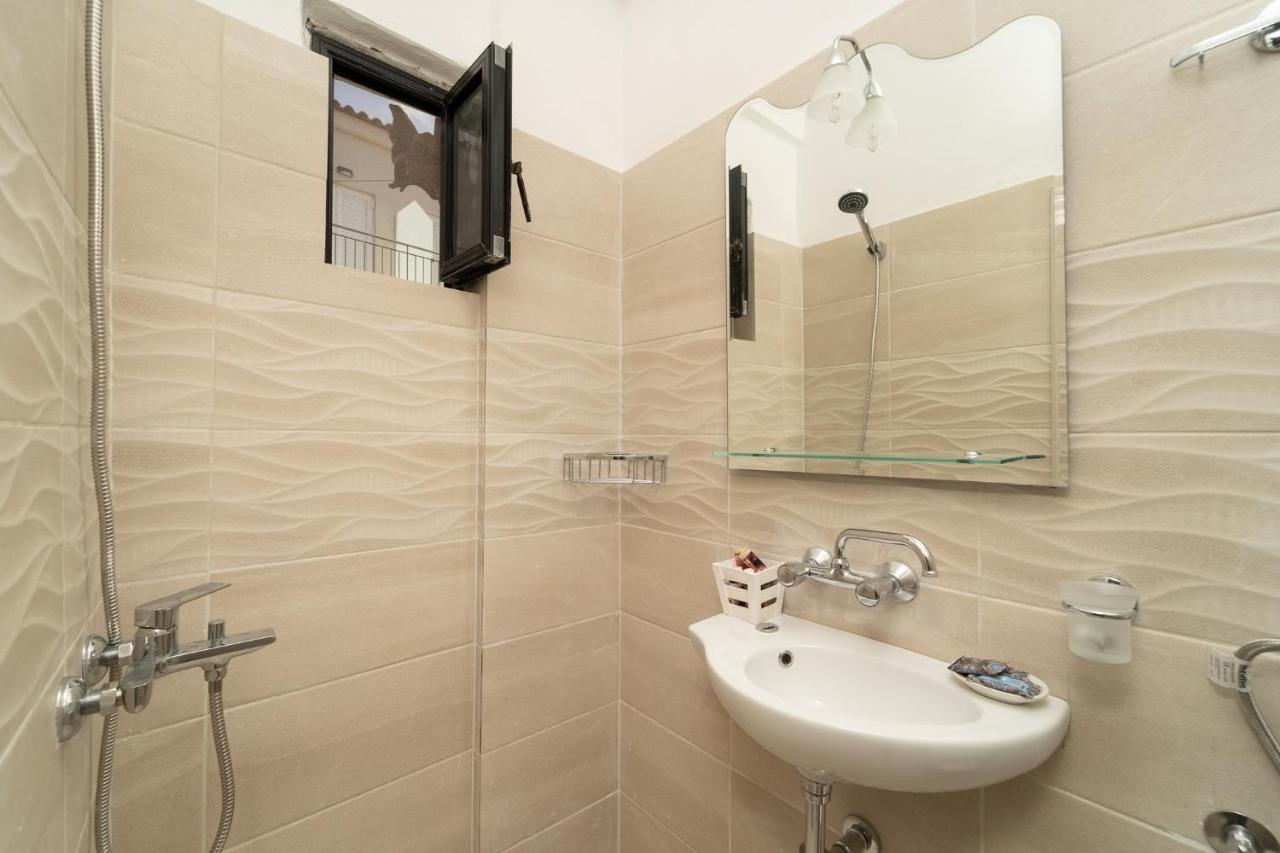 Tsimiklis Apartments Фінікунда Екстер'єр фото
